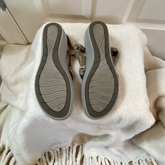 Easy Spirit sandals - Picture 4 of 5